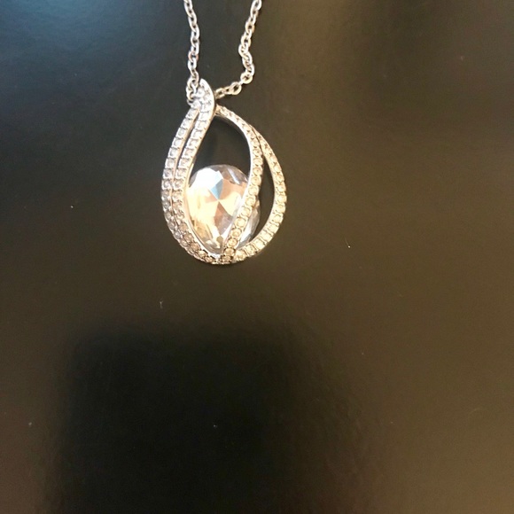 Swarovski necklace - Picture 2 of 2
